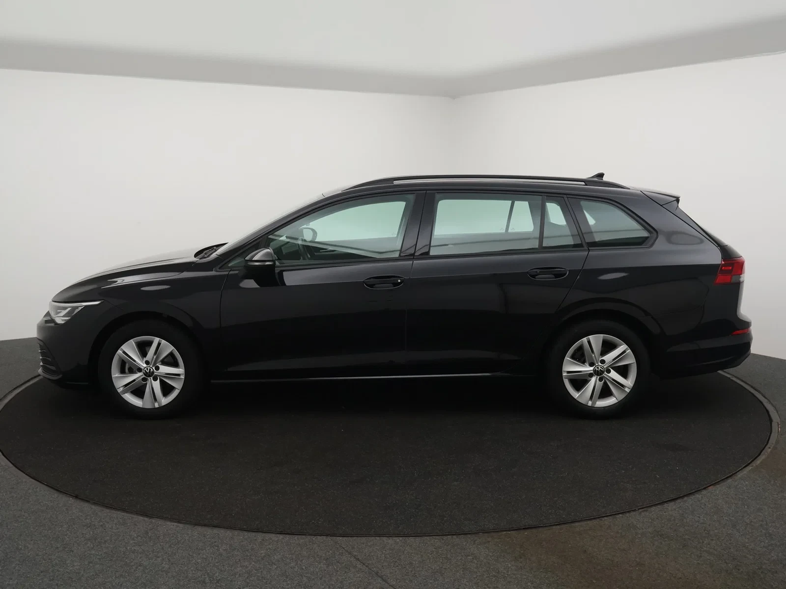 Volkswagen Golf VIII SW Golf Variant Life 1.0eTSI 110PK *AUTOMAAT*VIRTUAL COCKPIT*LED*ACC*PDC*APP-CONNECT*...*
