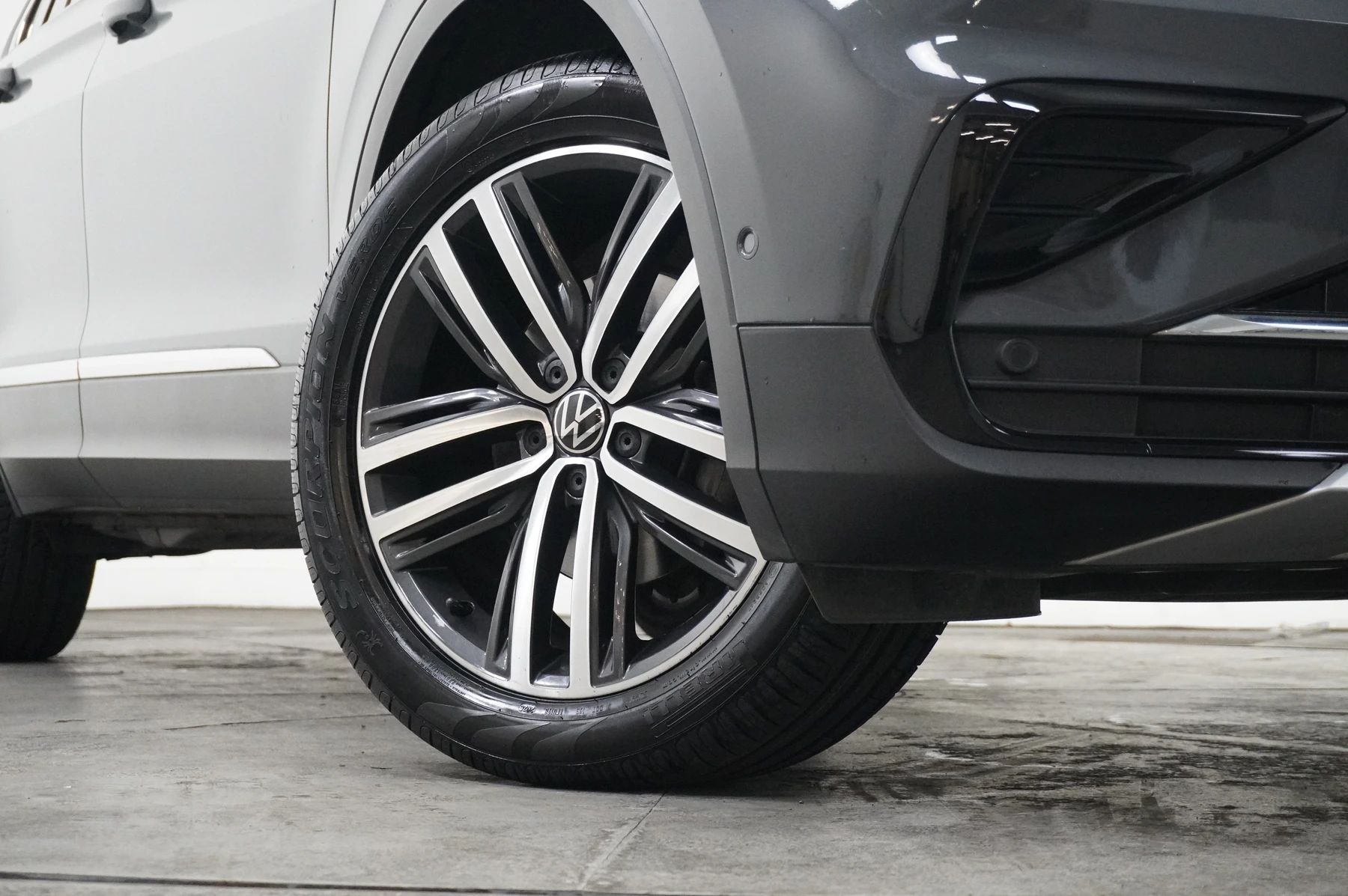 Volkswagen-Tiguan-image-36