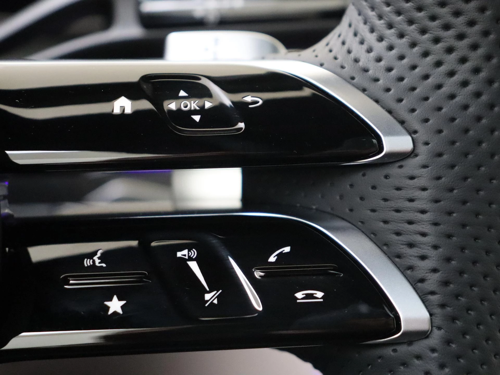 Mercedes-Benz-CLE-image-16