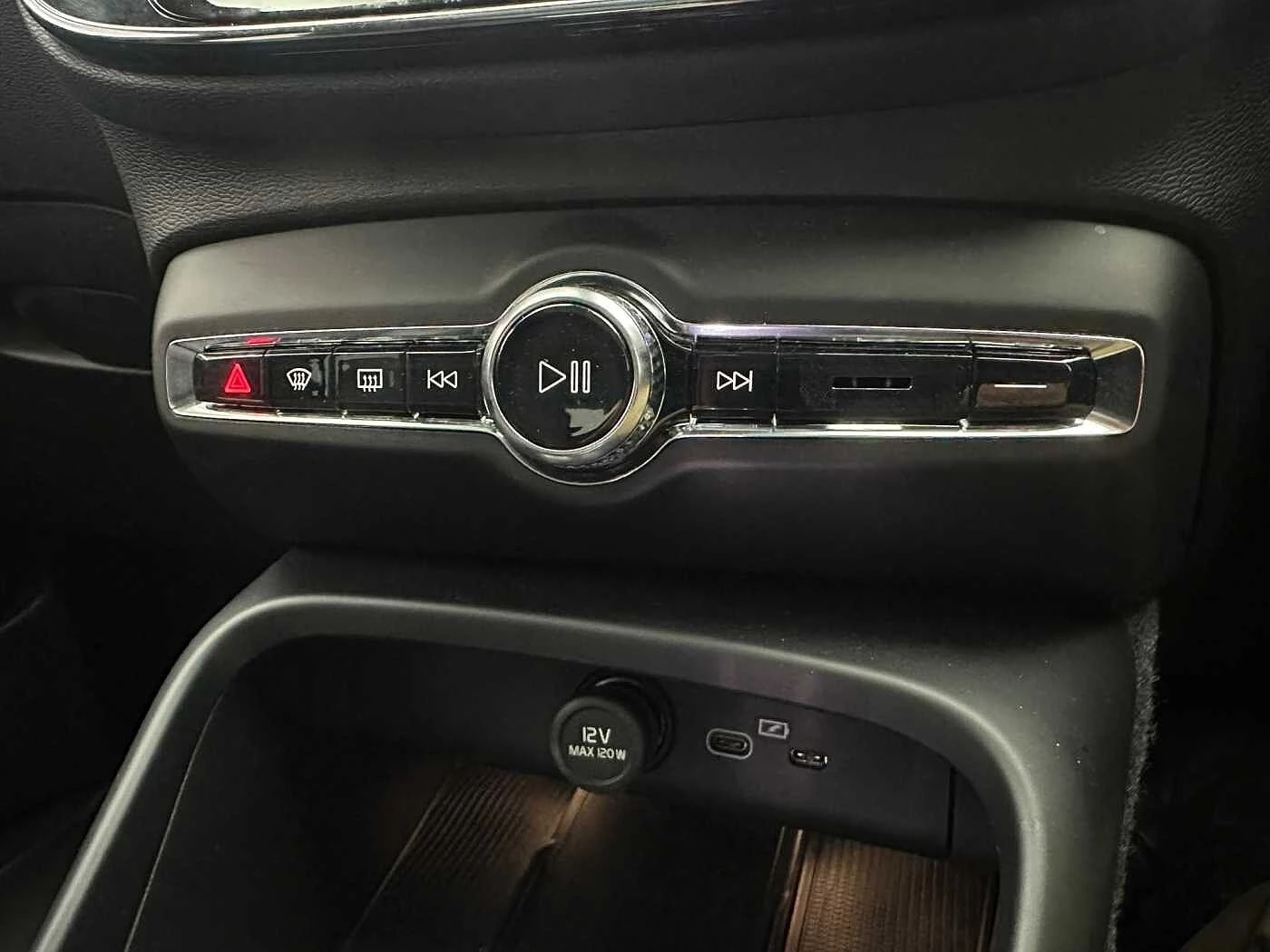 Volvo-XC40-image-24