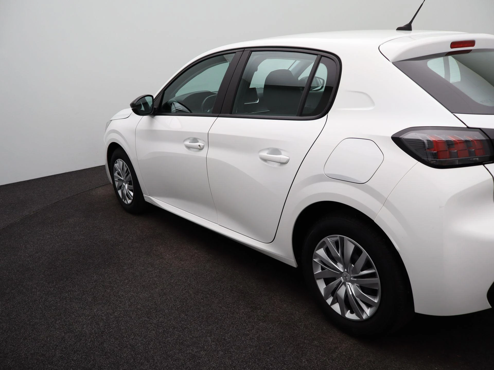 Peugeot-208-image-30