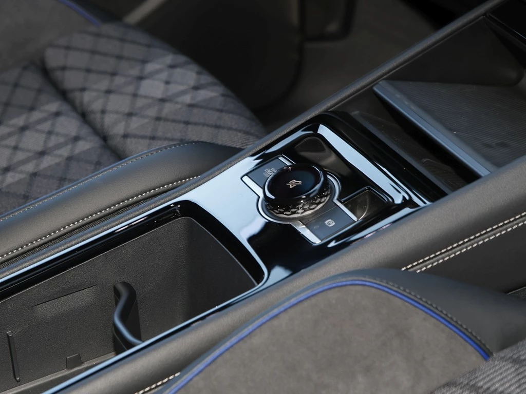 Volkswagen-Tiguan-image-8