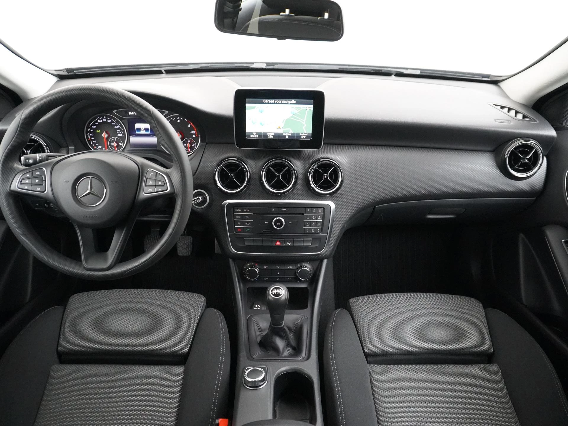 Mercedes-Benz-A-Klasse-image-5