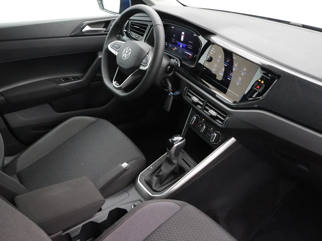 Volkswagen-Polo-image-2