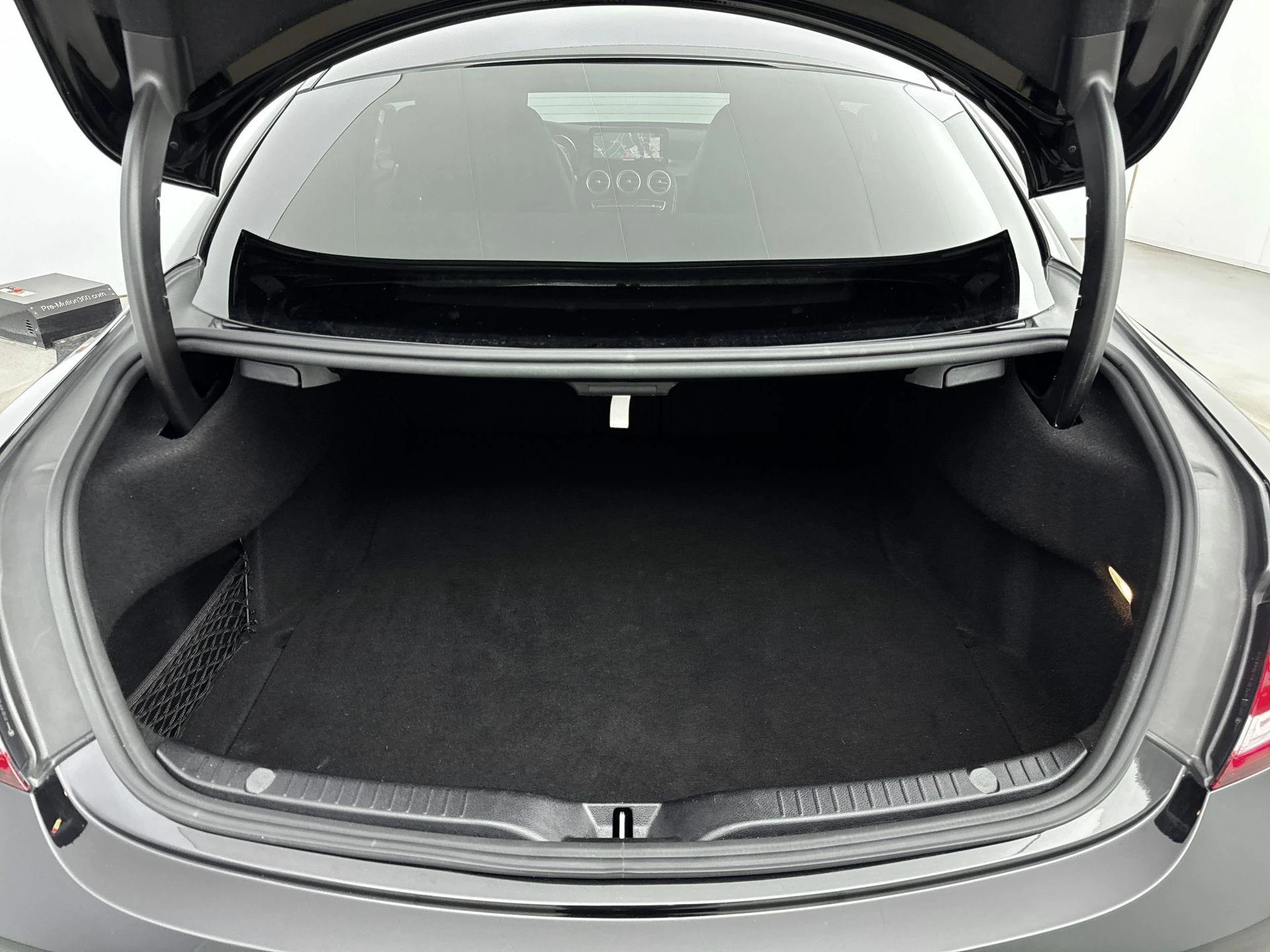 Mercedes-Benz-C-Klasse-image-25