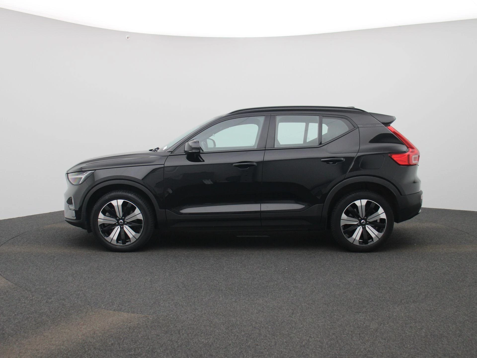 Volvo-XC40-image-3