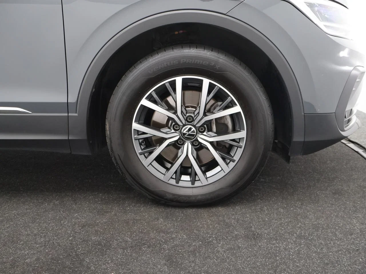 Volkswagen-Tiguan-image-2