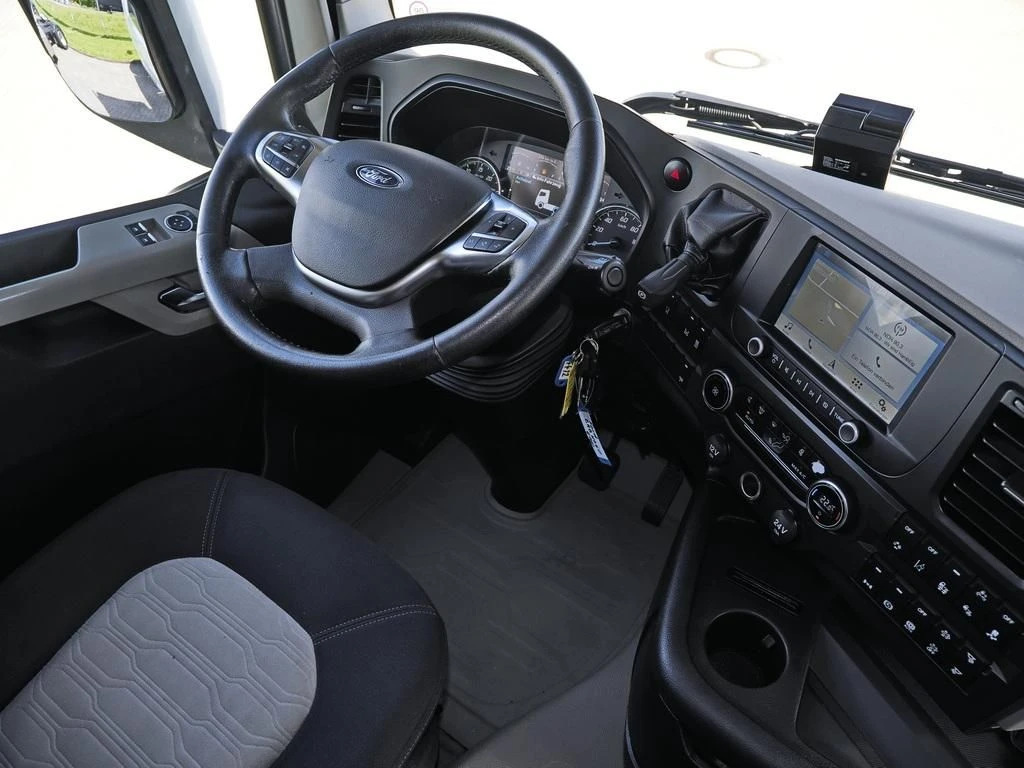 Ford--image-6