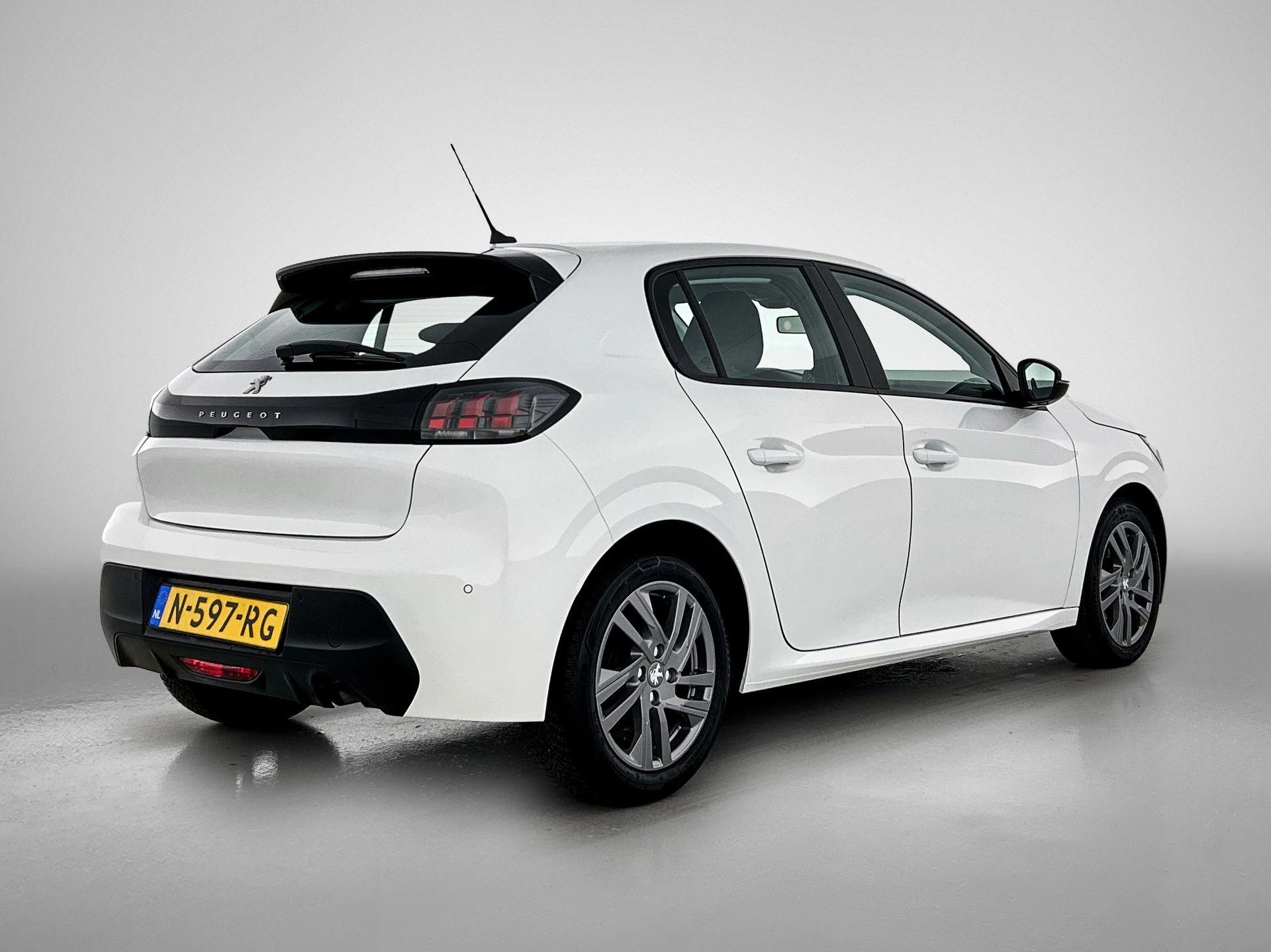 Peugeot-208-image-3