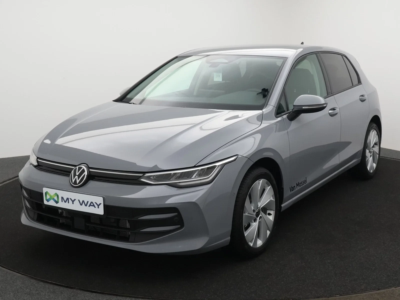 Volkswagen-Golf-image-0