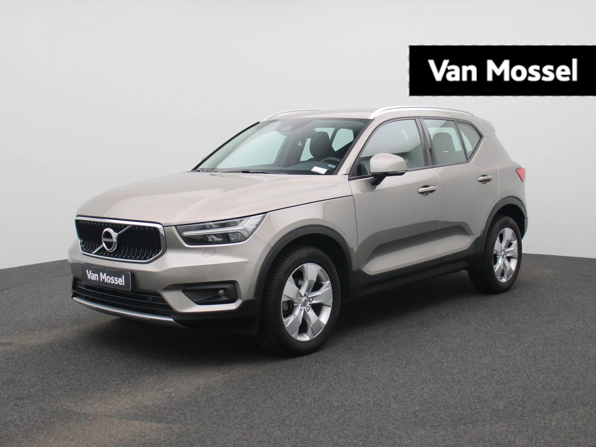 Volvo-XC40-image-0