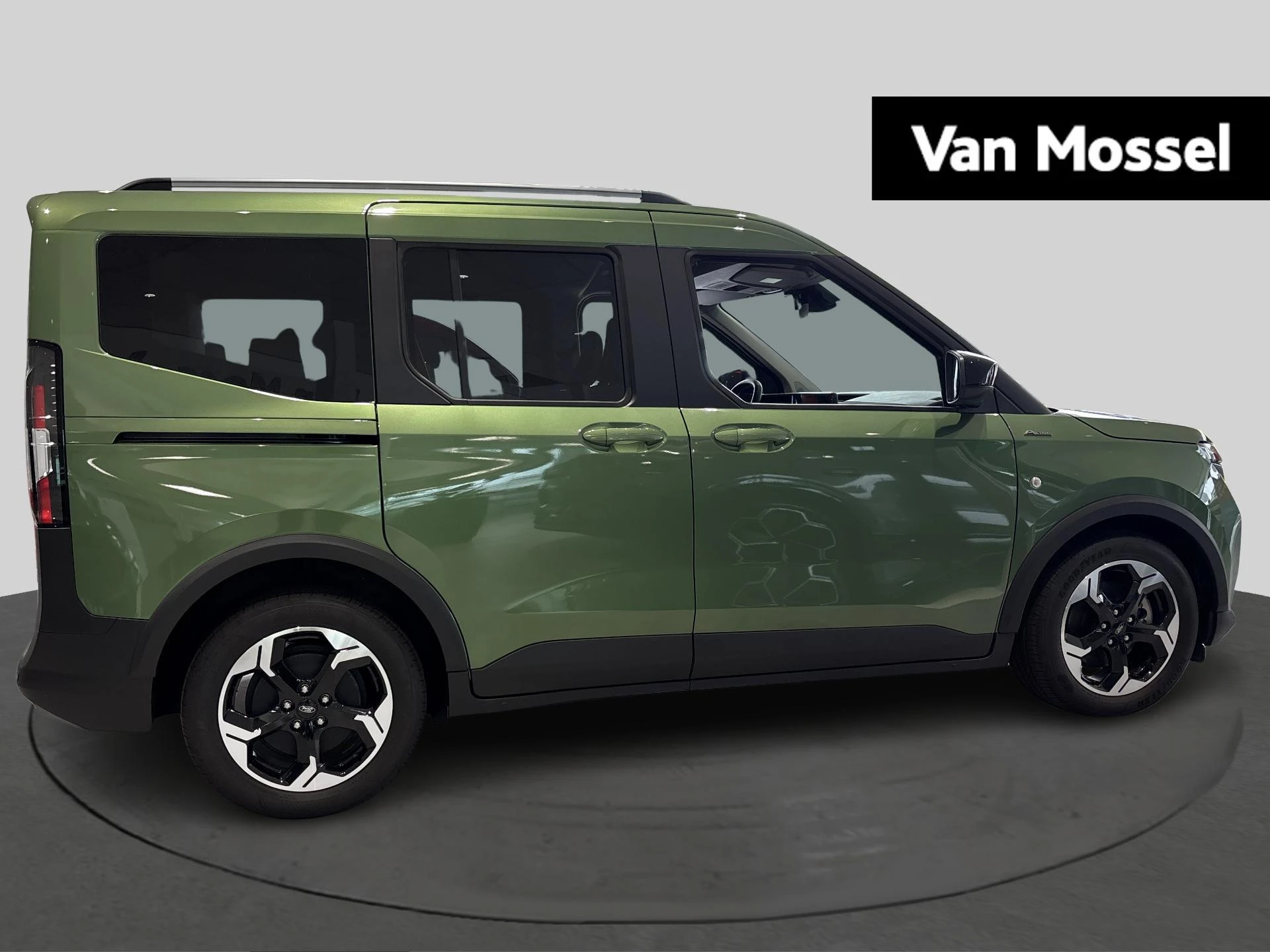 Ford-Tourneo Courier-image-4