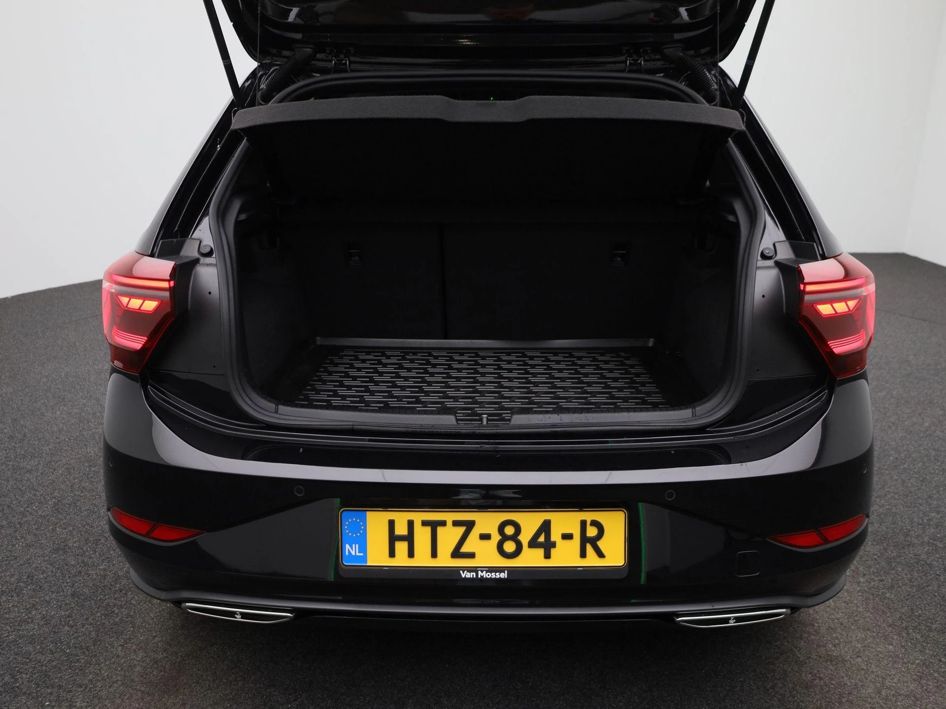 Volkswagen-Polo-image-11
