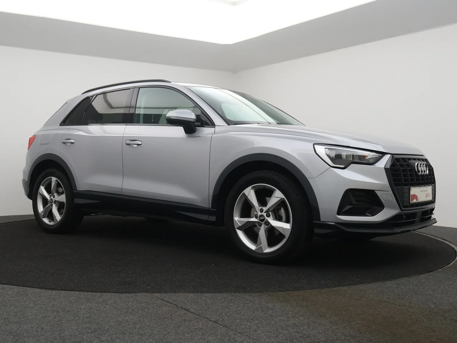 Audi Q3 35TFSI Business Edition Advanced 150PK *AUTOMAAT*VIRTUAL COCKPIT*SHADOW LOOK*TREKHAAK*CRUISE*PDC*APP
