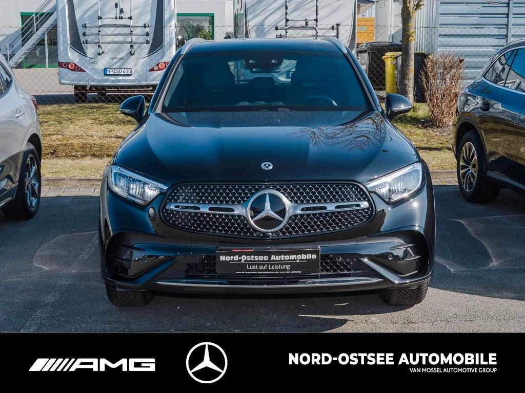 Mercedes-Benz GLC 300 d 4M AMG AHK DISTRONIC MBUX SHZ KEYLESS AMG LineX254 GLC 300 d 4M AMG AHK DISTRONIC MBUX SHZ KEYLESS AMG Line
