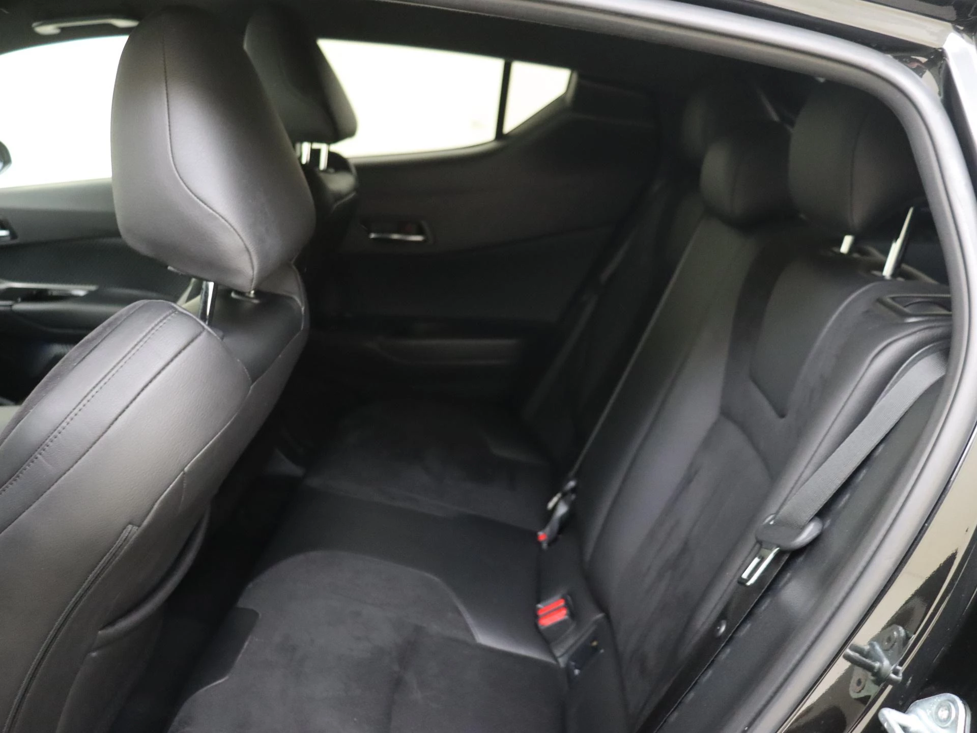 Toyota-C-HR-image-12