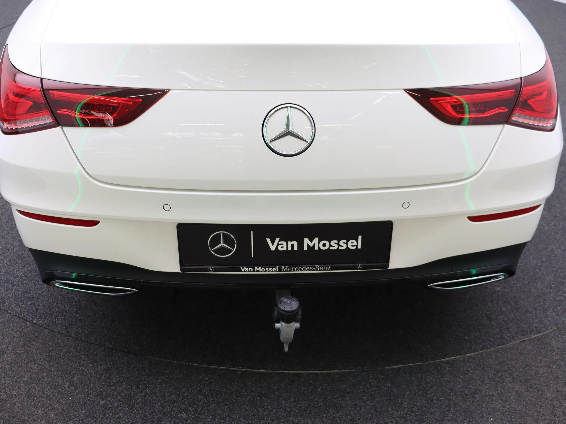 Mercedes-Benz-CLA-image-20