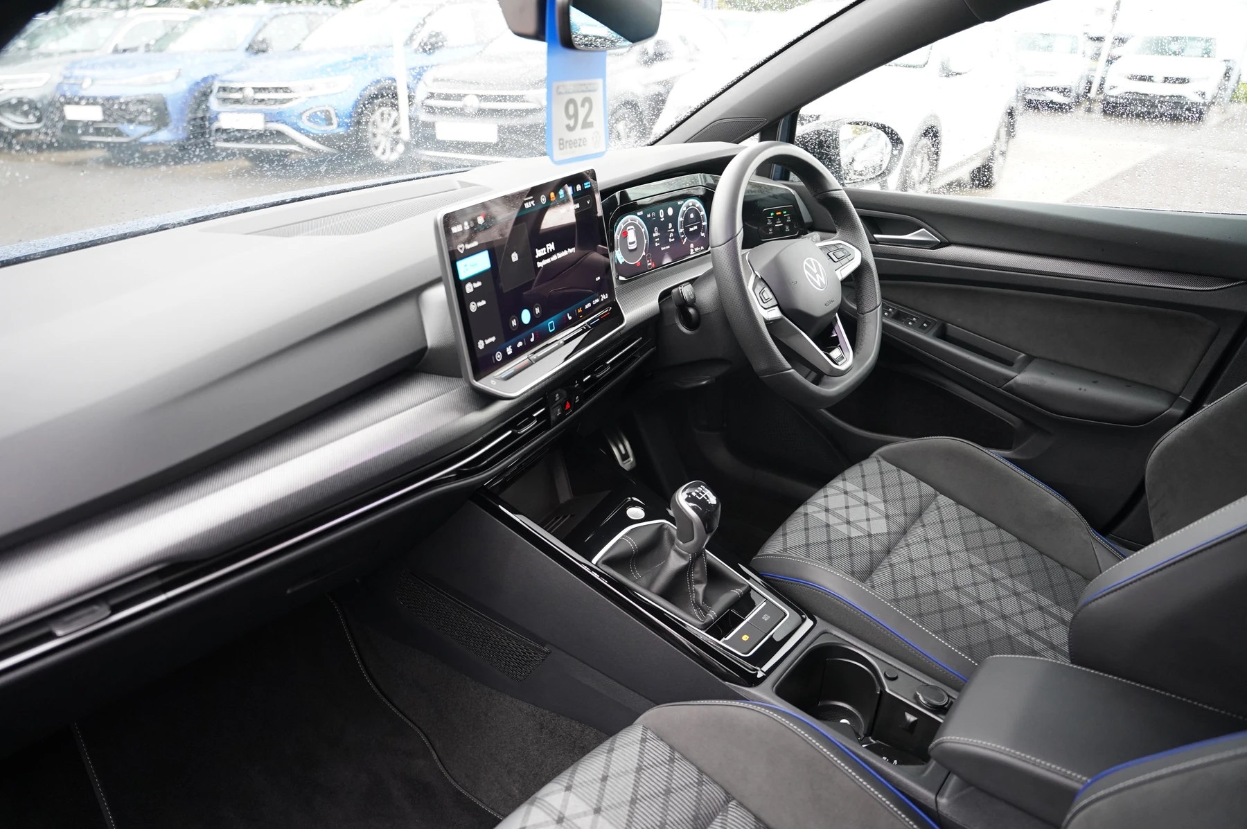 Volkswagen-Golf-image-1