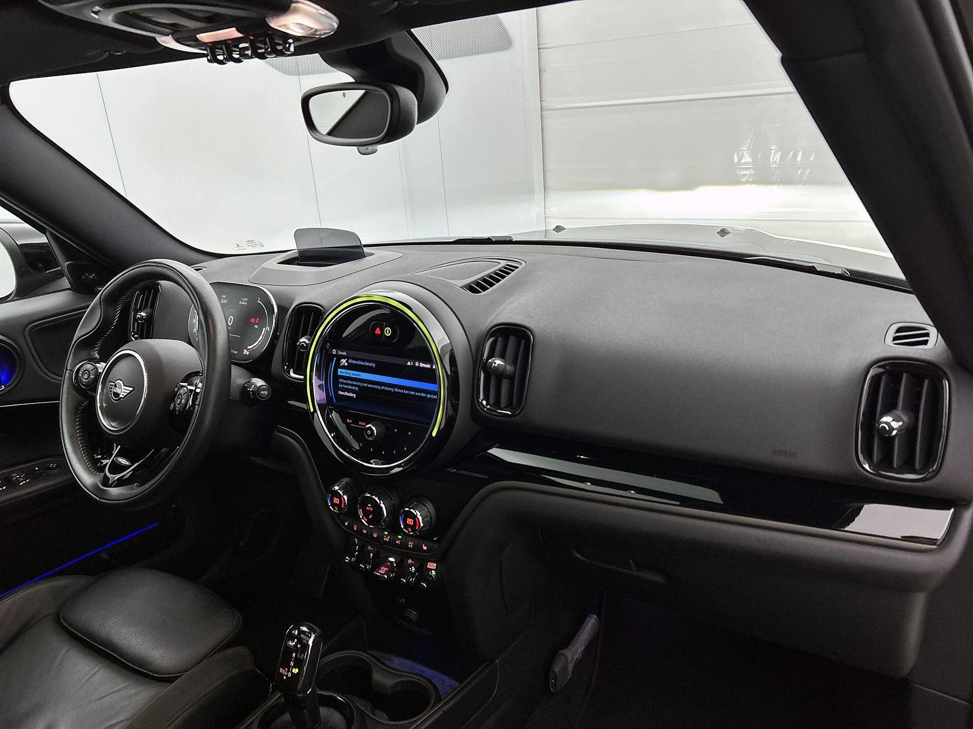 MINI-Countryman-image-19