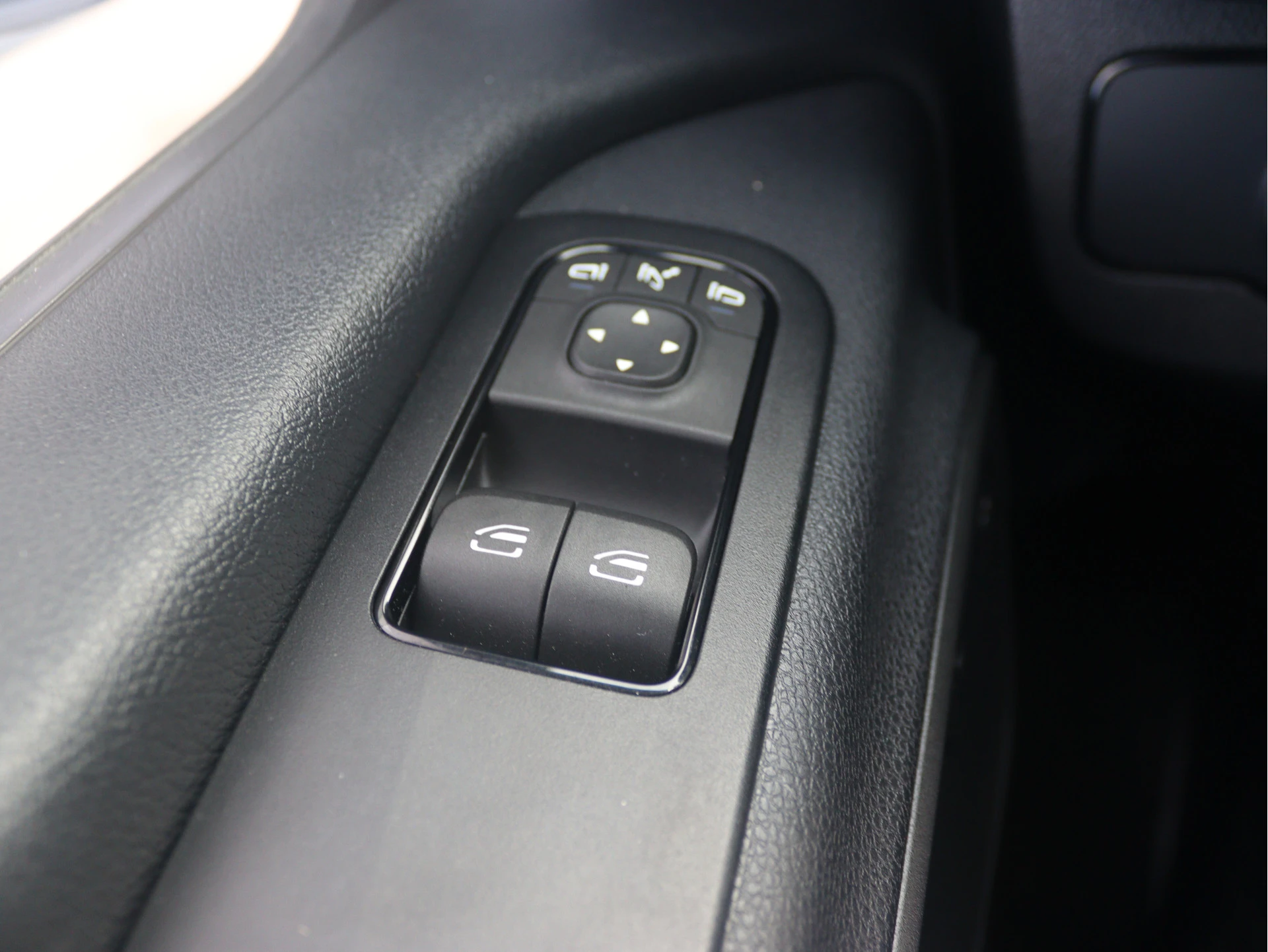 Mercedes-Benz-Sprinter-image-6