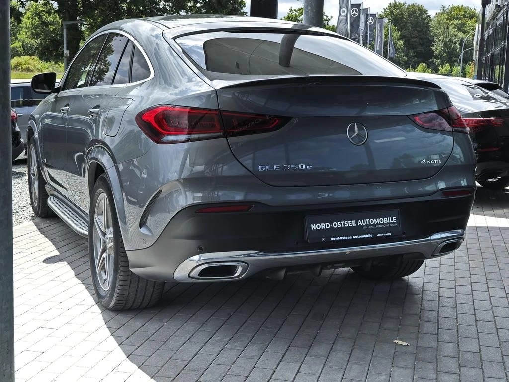 Mercedes-Benz-GLE 350 e-image-5