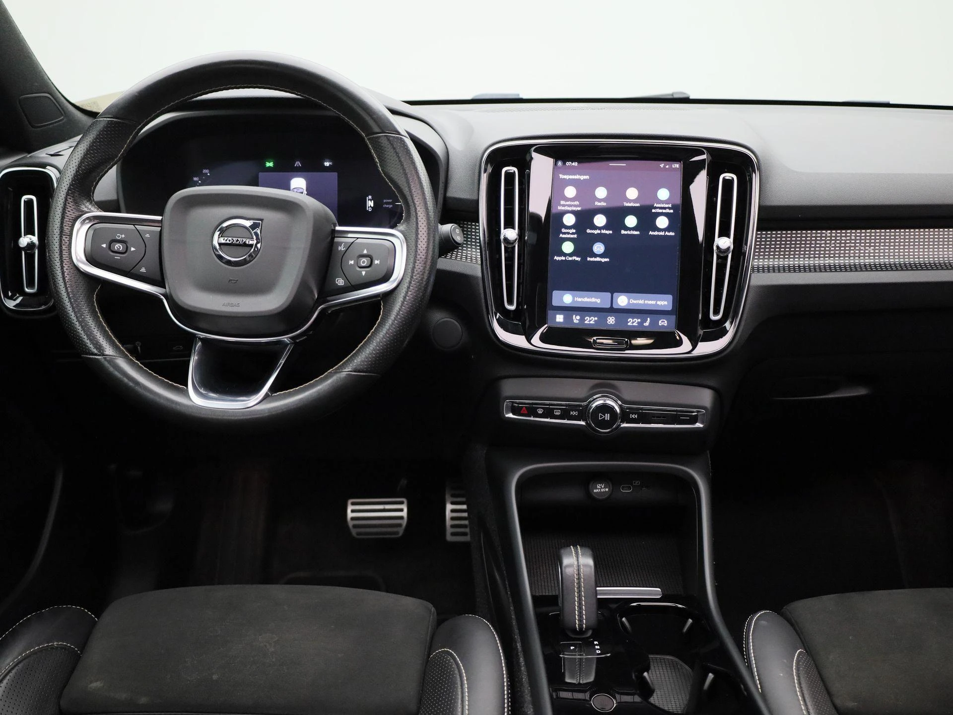 Volvo-XC40-image-7