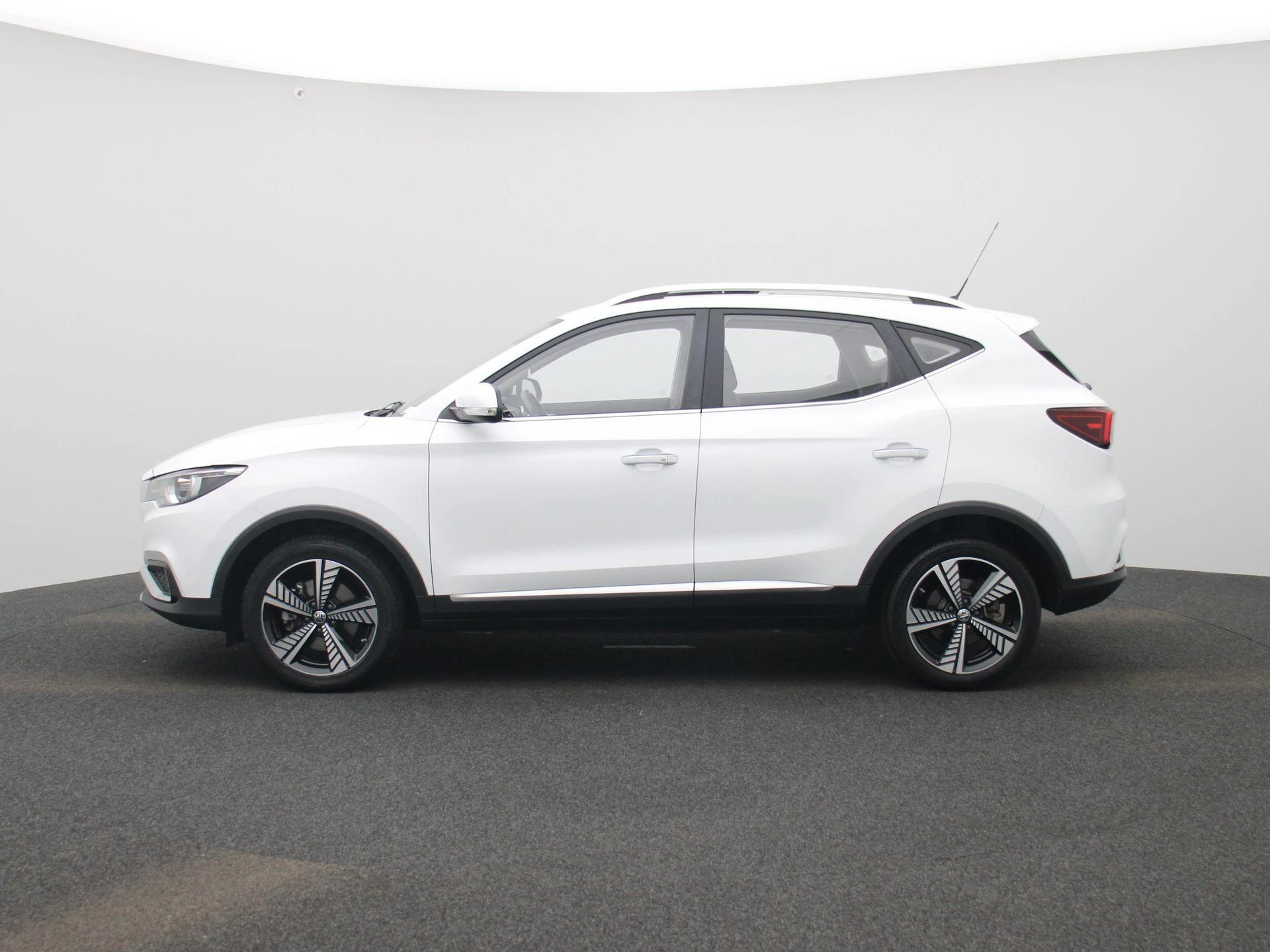 MG ZS EV Luxury 45 kWh