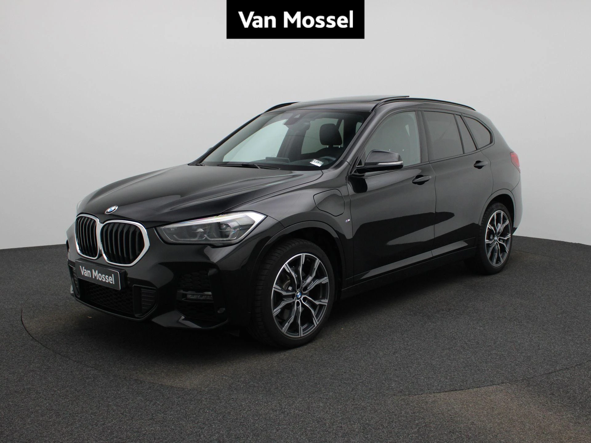 BMW-X1-image-0
