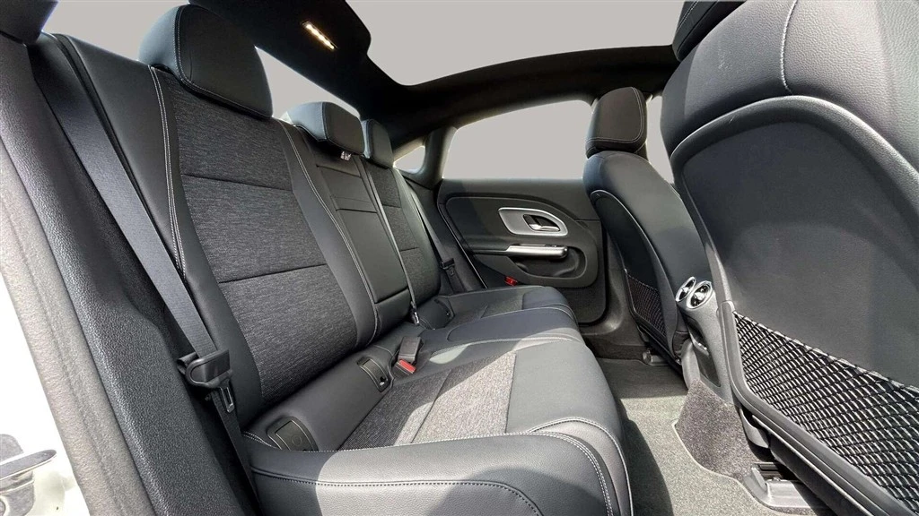 Mercedes-Benz-CLA-image-20