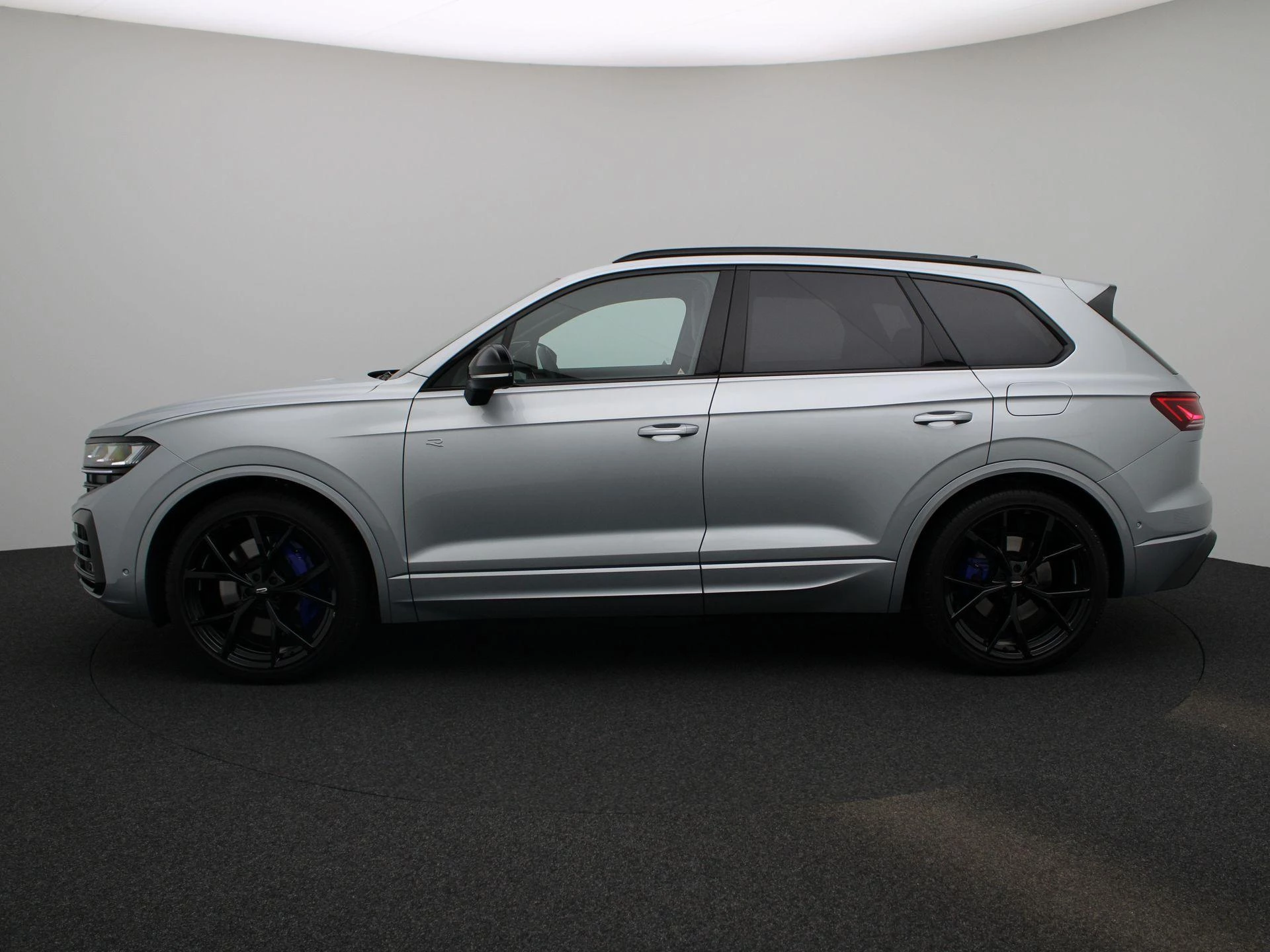 Volkswagen-Touareg-image-3