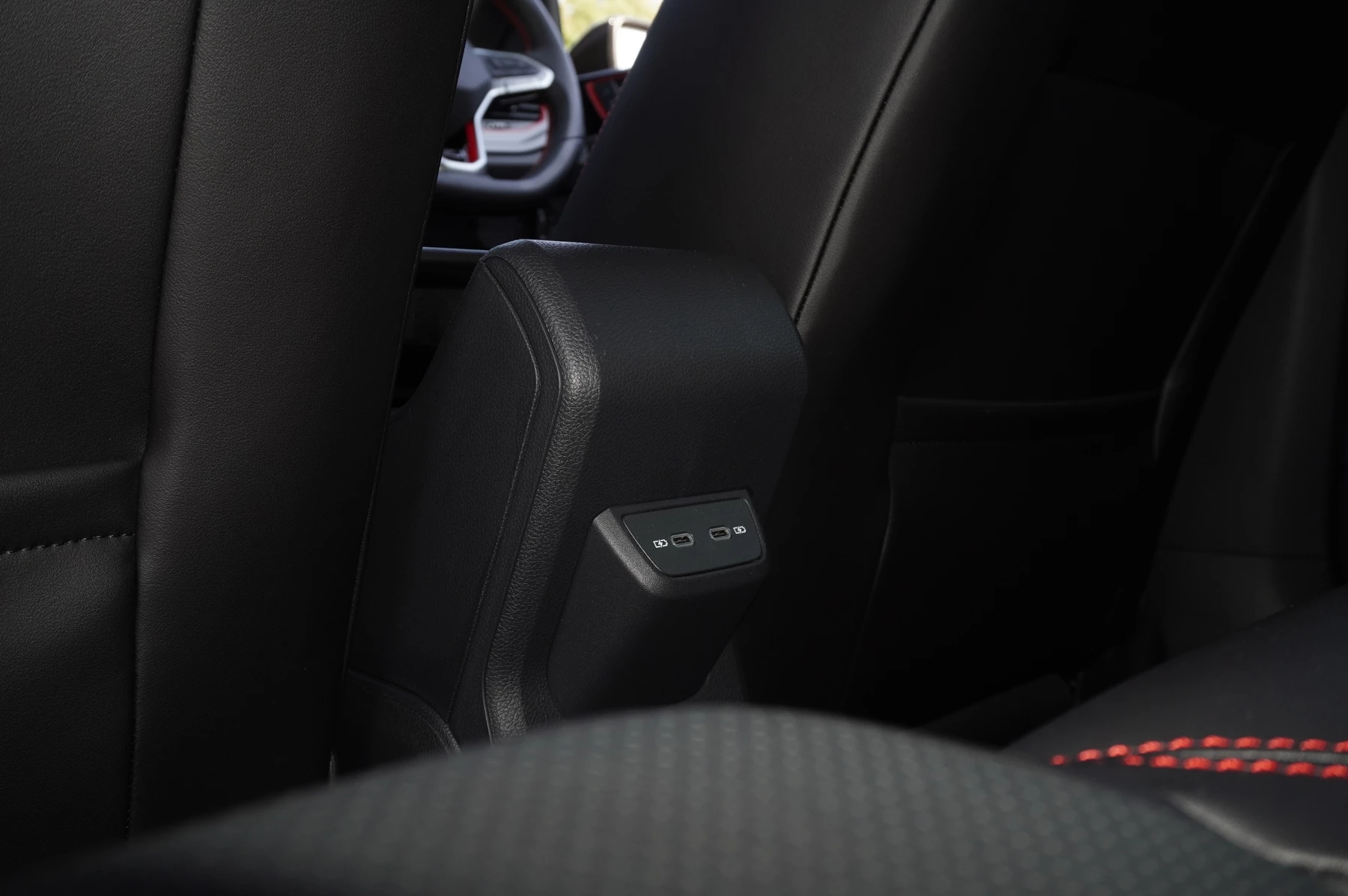 Volkswagen-Polo-image-13