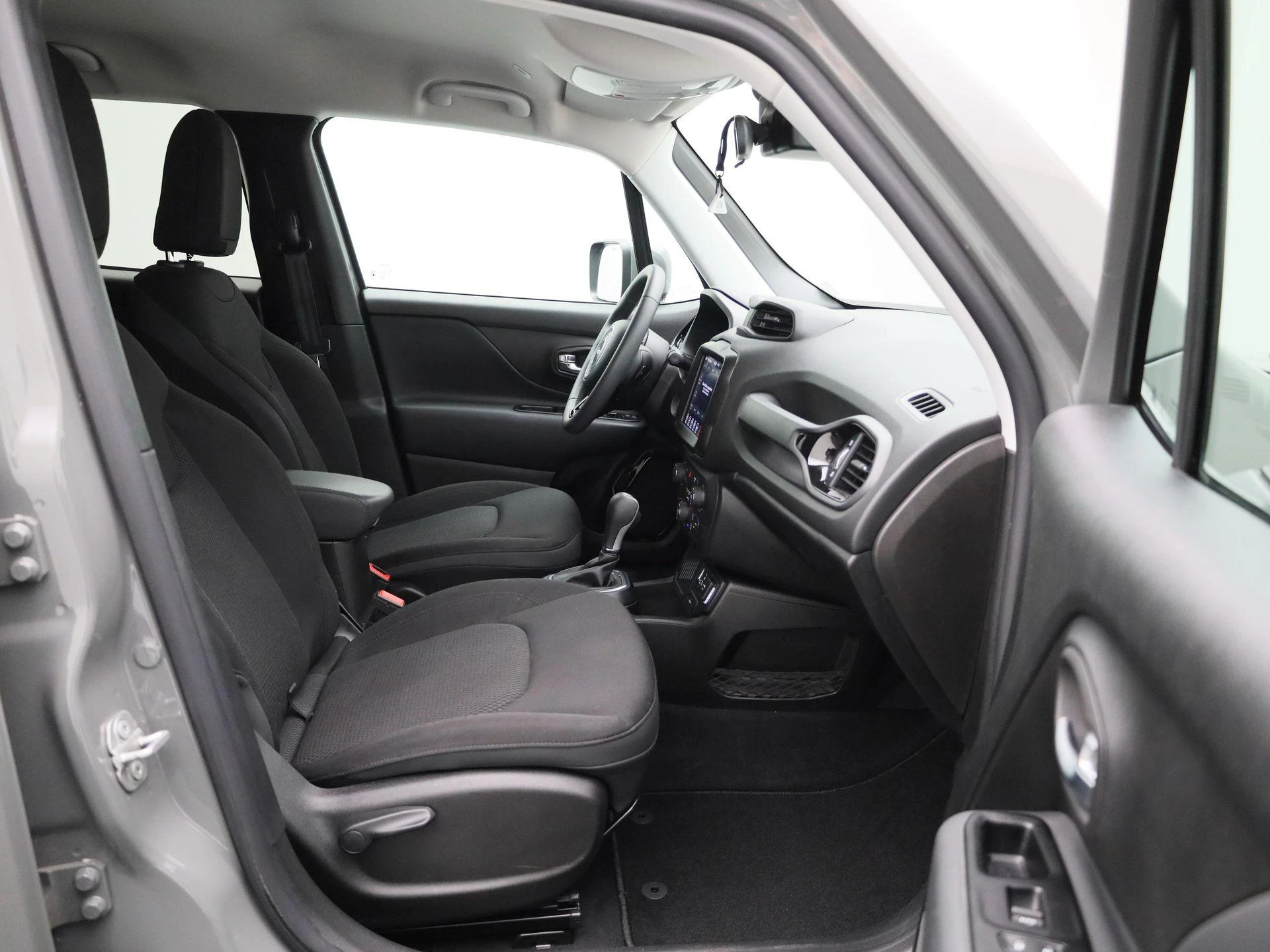 Jeep-Renegade-image-35