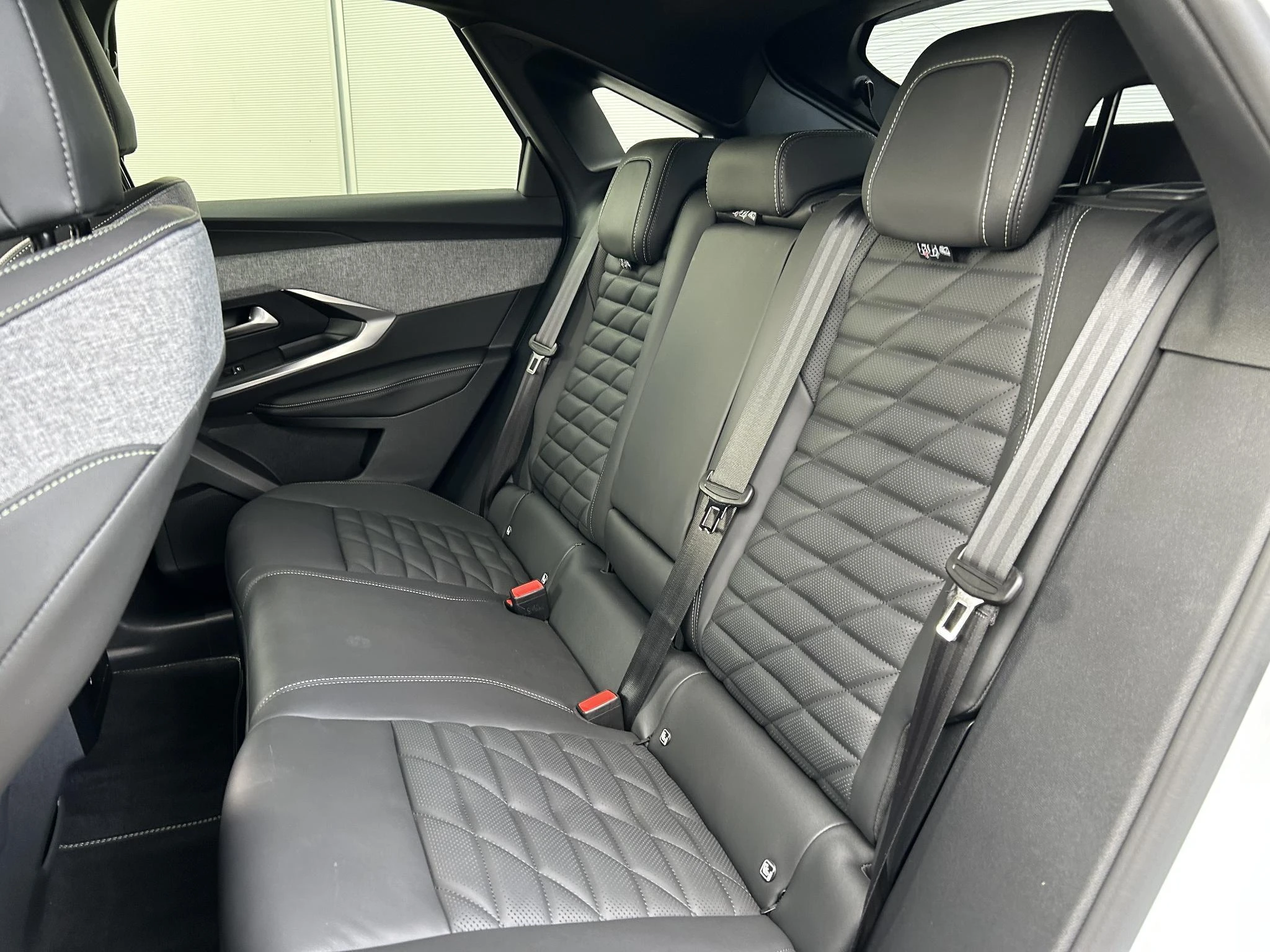 Peugeot-e-3008-image-13
