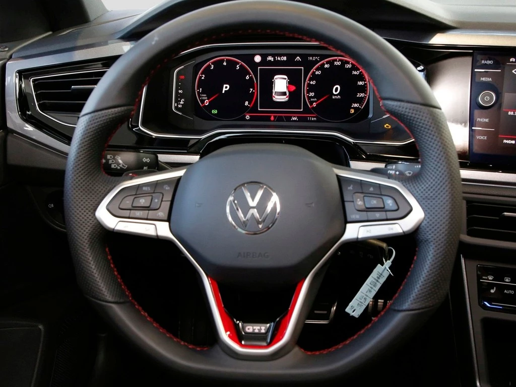 Volkswagen-Polo-image-14