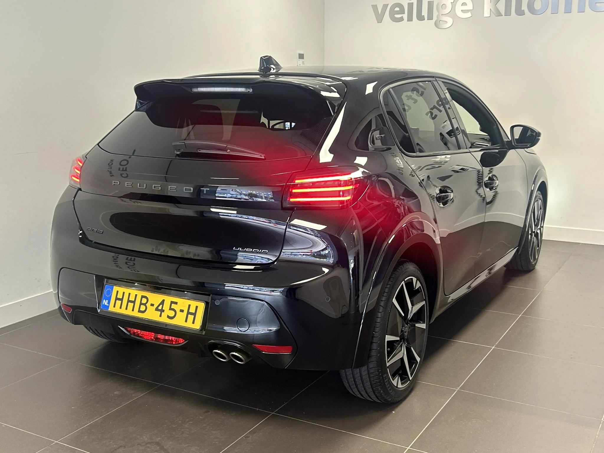 Peugeot-208-image-3