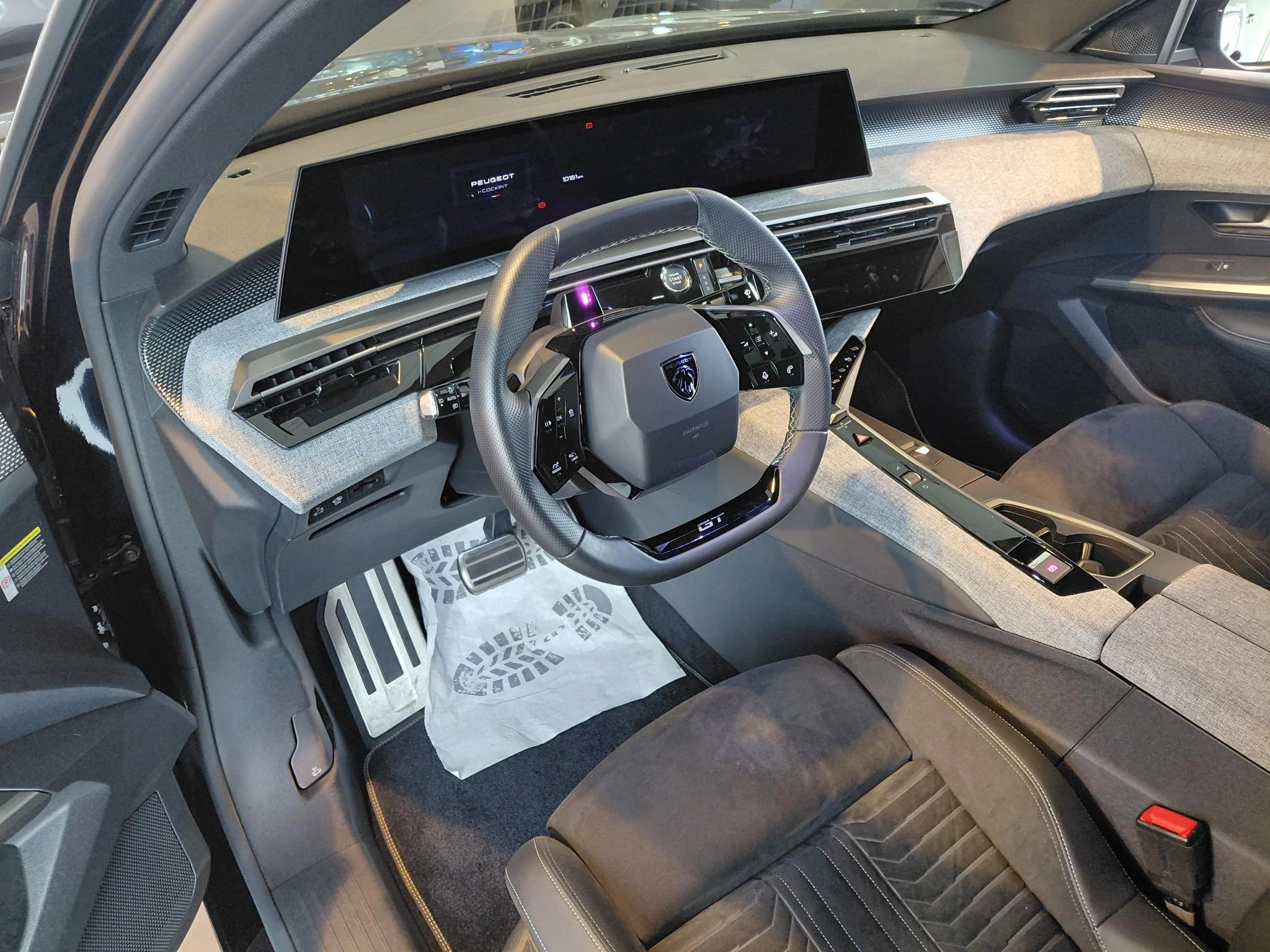 Peugeot e-3008