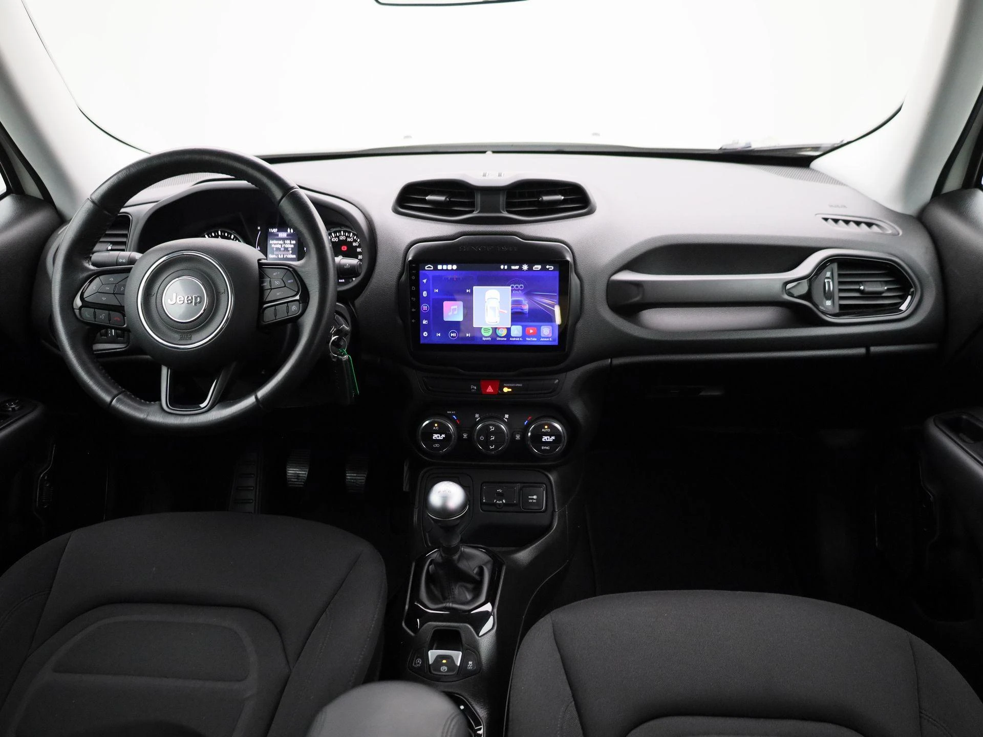 Jeep-Renegade-image-31