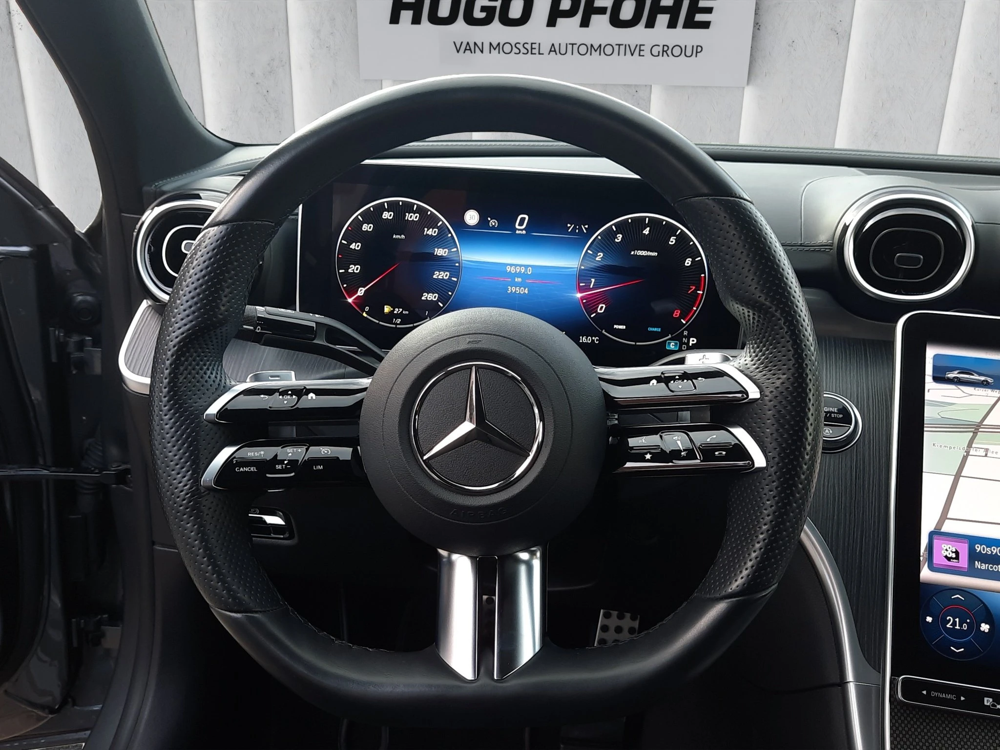 Mercedes-Benz-C-Klasse-image-12