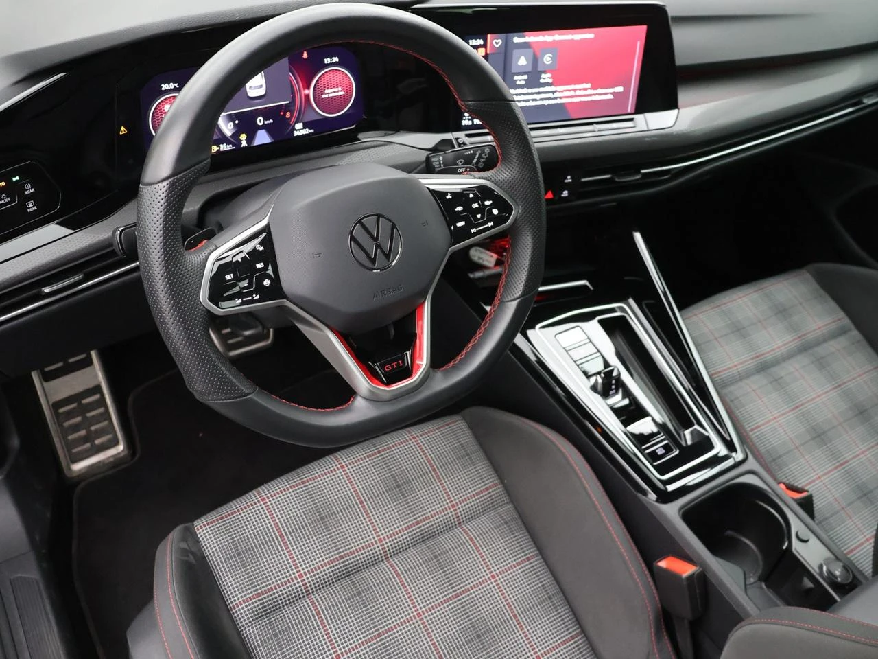 Volkswagen-Golf-image-11