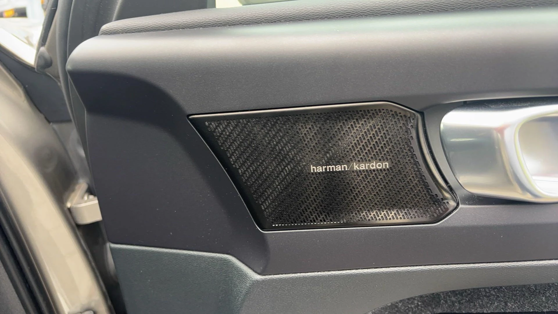 Volvo-XC40-image-17