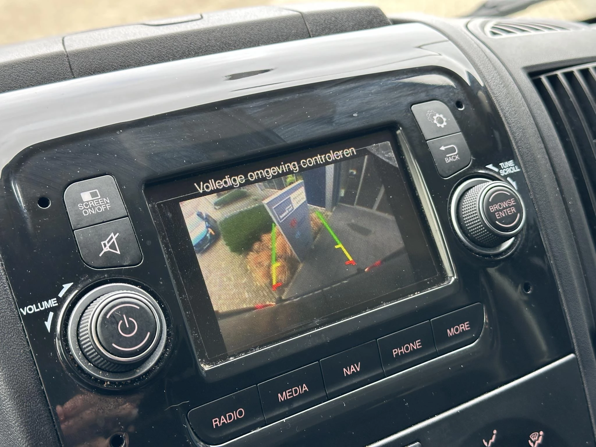 Peugeot Boxer 330 2.2 BlueHDi 120 L2H2 Asphalt