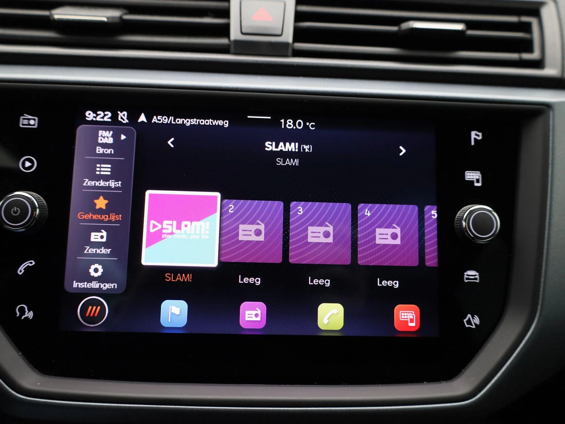 SEAT-Arona-image-14