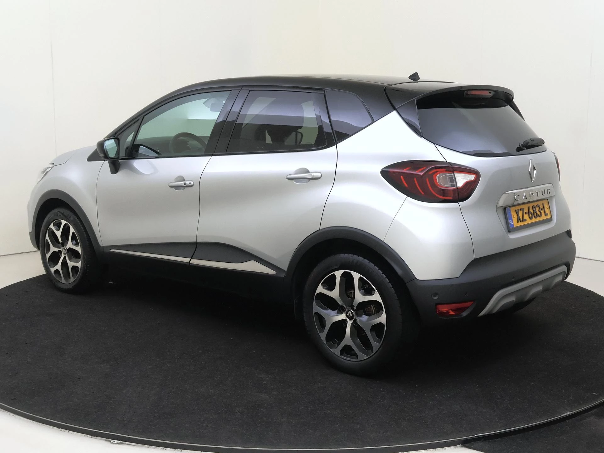 Renault-Captur-image-2