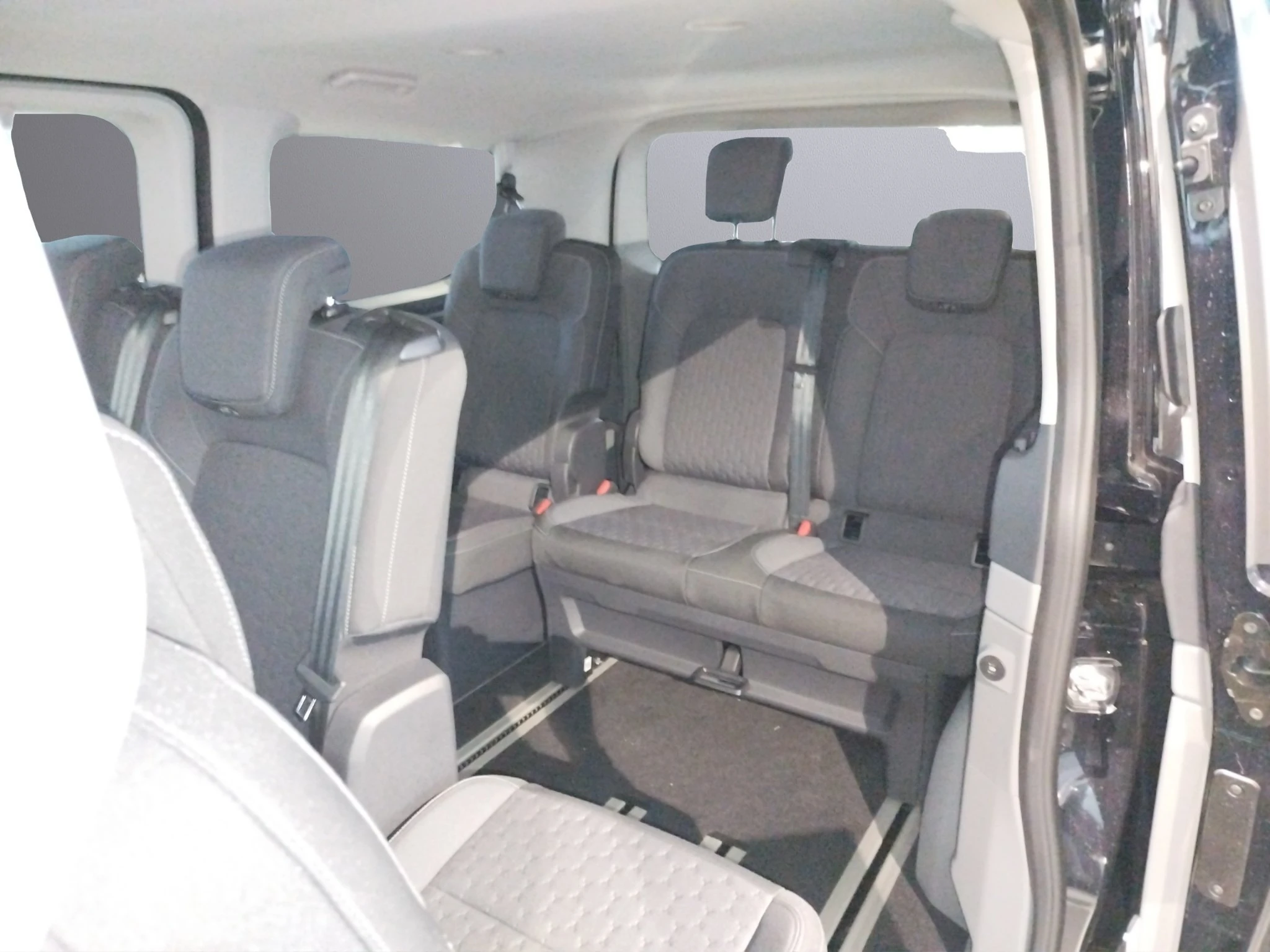 Ford-Tourneo Custom-image-8