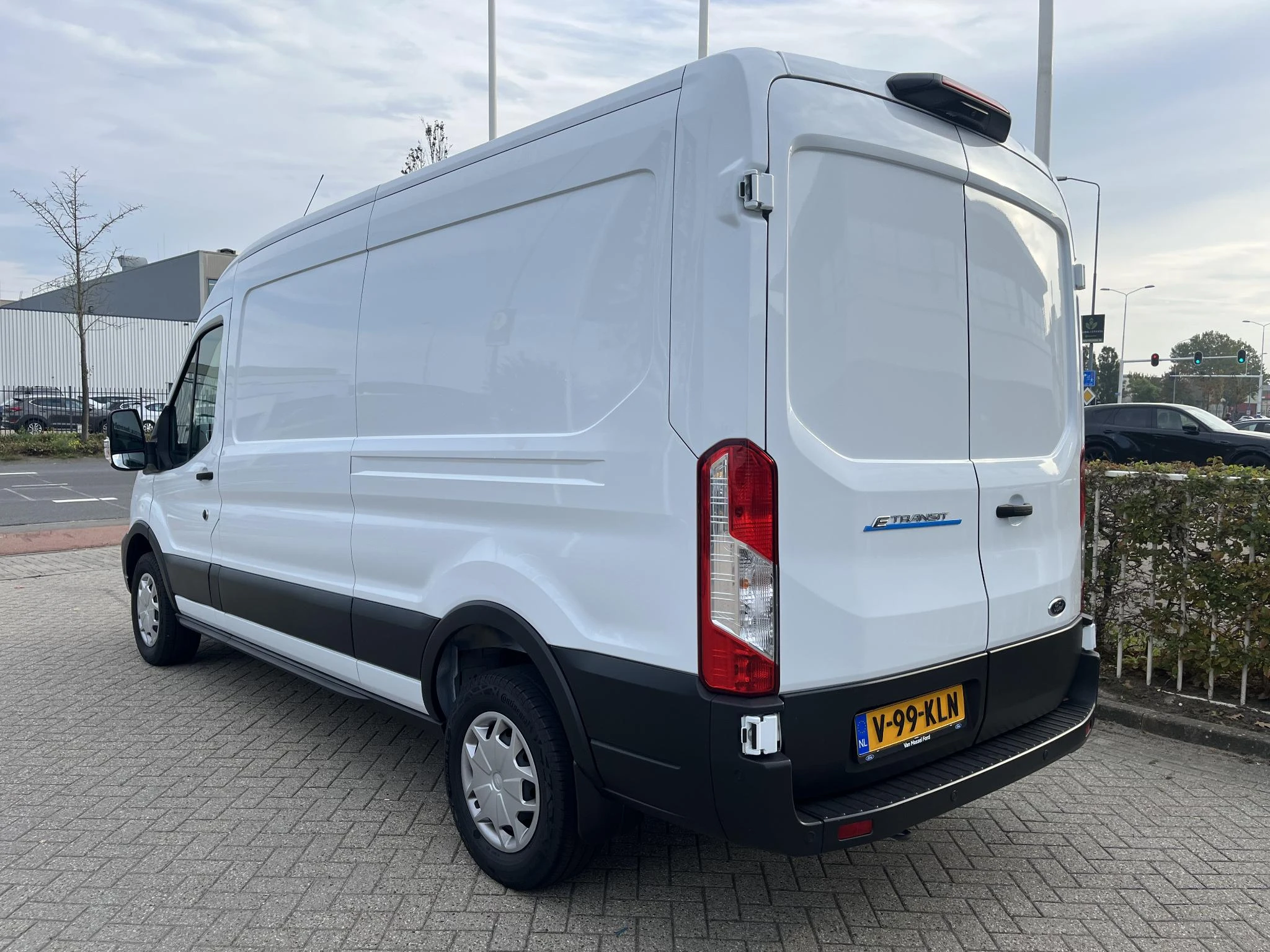 Ford-E-Transit-image-5