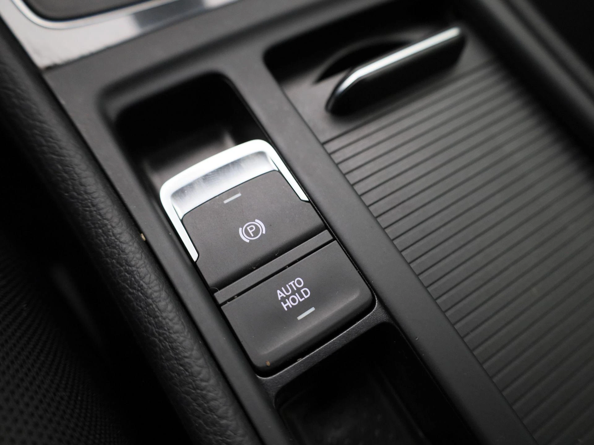 Volkswagen-Golf-image-23