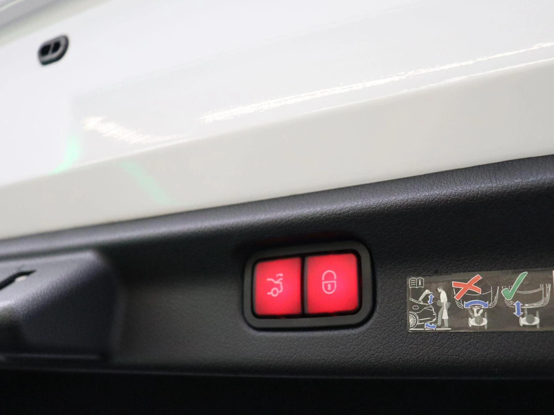 Mercedes-Benz-EQE-image-29