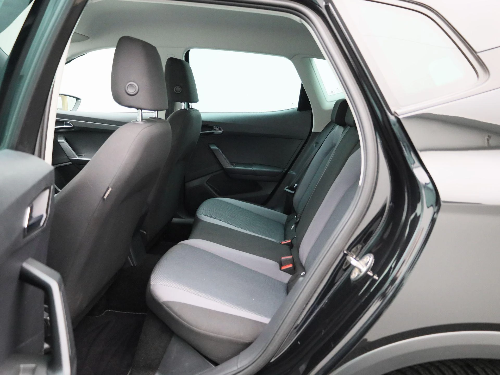 SEAT-Arona-image-9