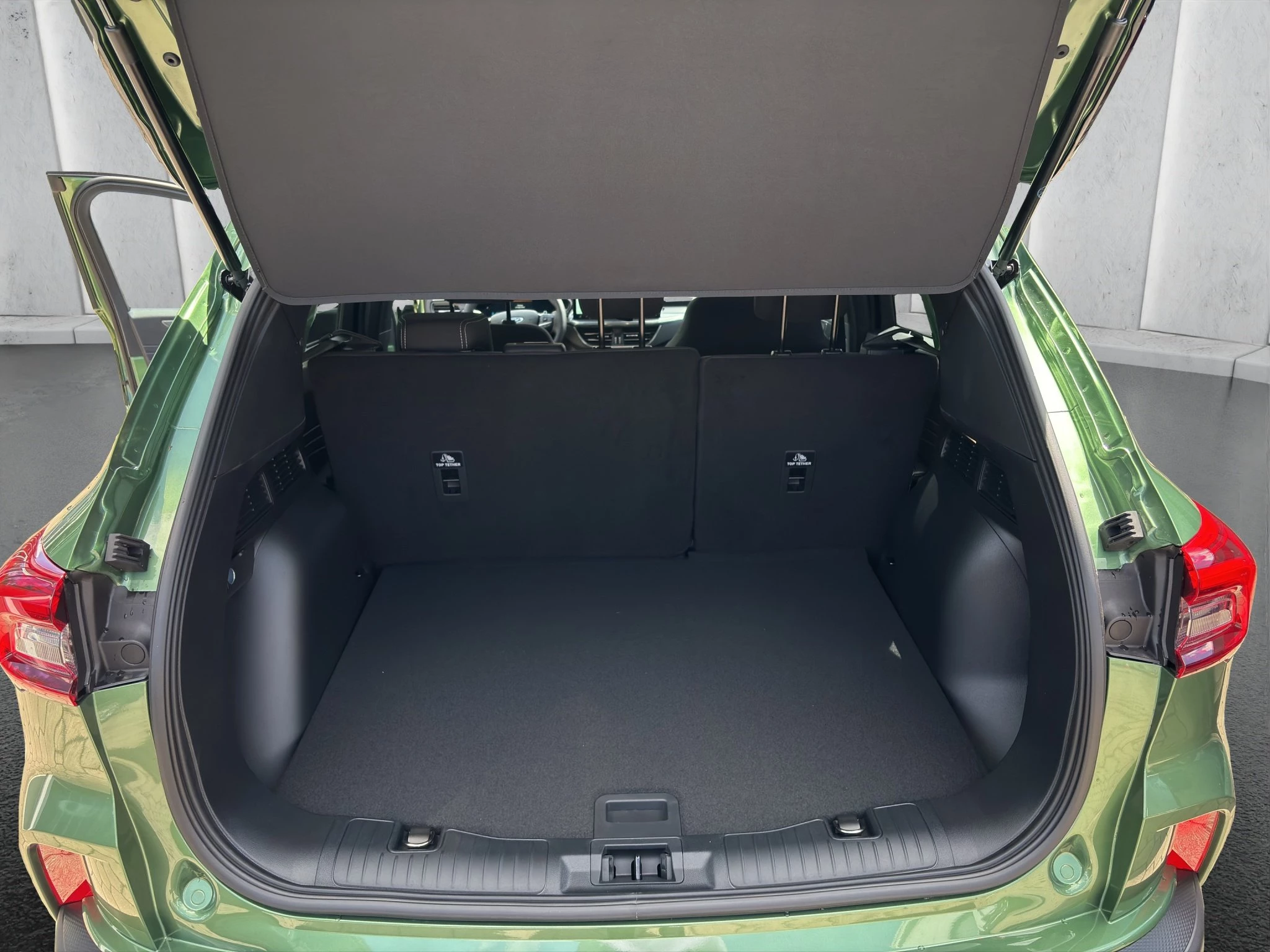 Ford Kuga Titanium 2.5 Duratec Plug-in-Hybrid CVT Sports Utility Vehicle. 178 kW. MJ 2026.25