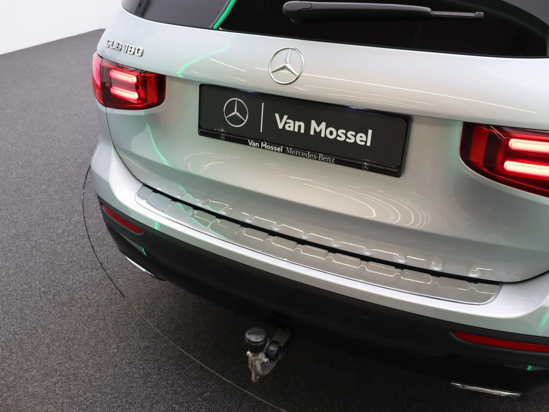 Mercedes-Benz GLB 180 Luxury Line + CARPLAY + TREKHAAK + NIGHTPAKKET +